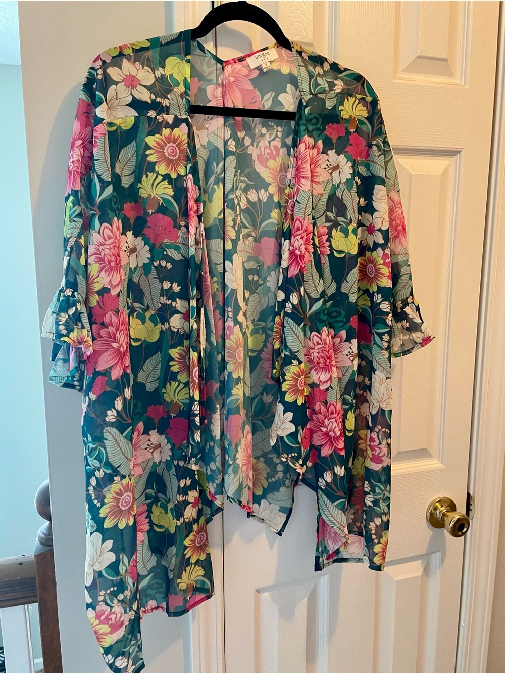 Umgee NWOT floral print ruffle sleeved kimono size S/M